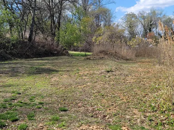 8 Orchard Ave, Somerdale, NJ 08083