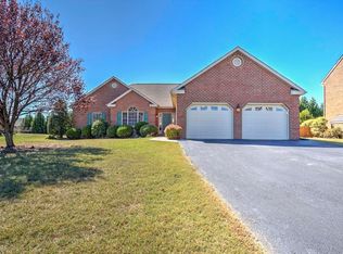 2911 Edgefield Cir, Vinton, VA