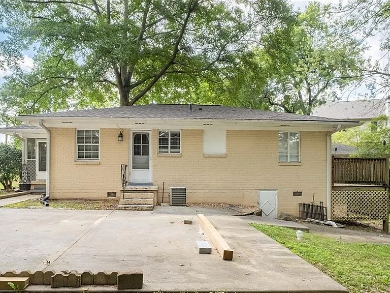 1401 Briarwood Rd NE — Photo 27