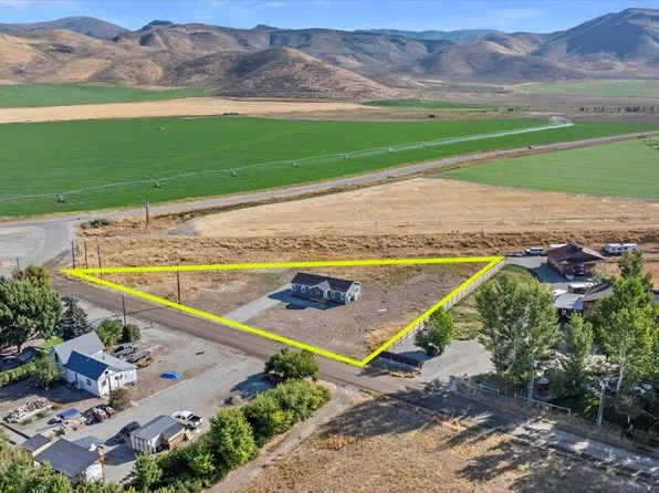 8 Punkin Center Rd, Gannett, ID 83313