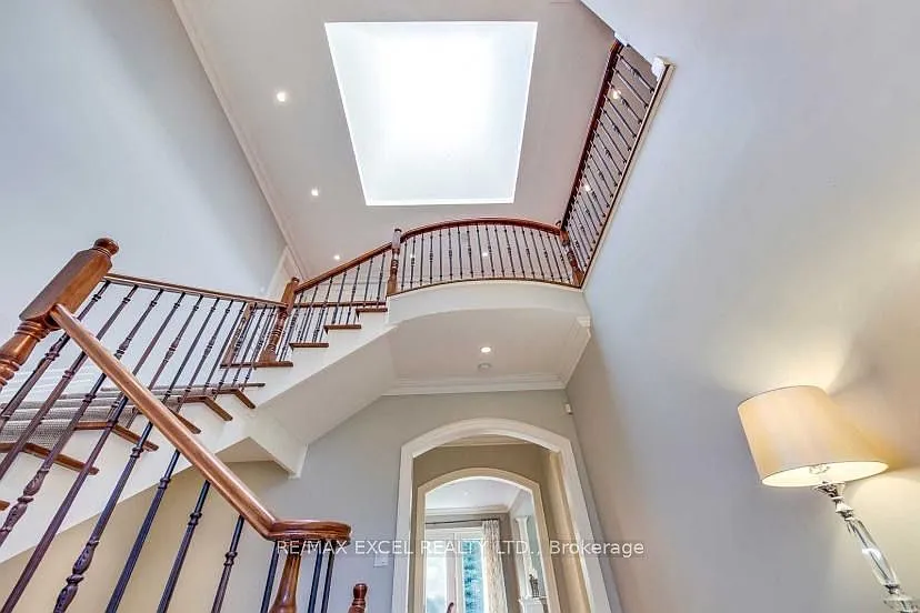 5 bed, $8,800 — Photo 3