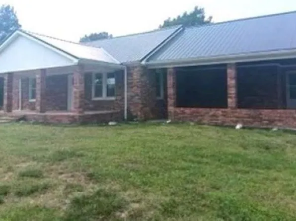 154 W 6th St, La Center, KY 42056