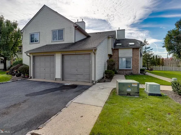 5 Chatham Ct, East Windsor, NJ 08520