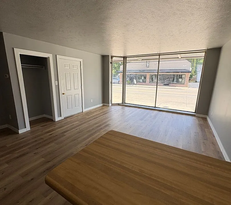 217 N Main St