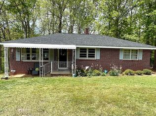 1015 Northside Dr E, Greenwood, SC 29649