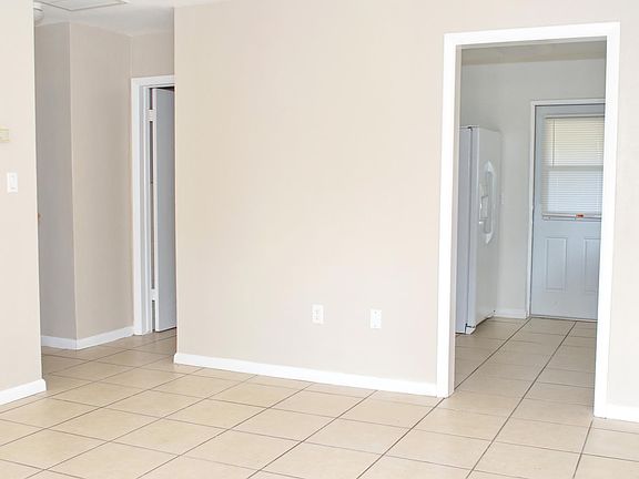 4th image of 625 99th Ave N Unit A
