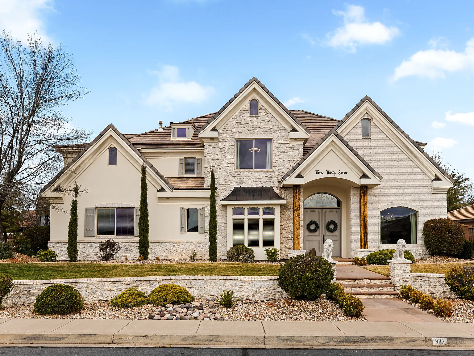 5 bed, 4993 sqft, $4,950 — Photo 1