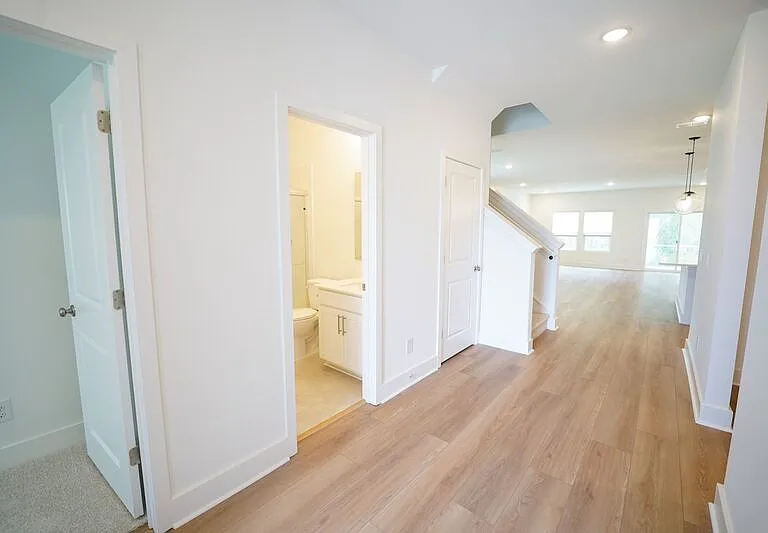 128 Kingswood Cir — Photo 5