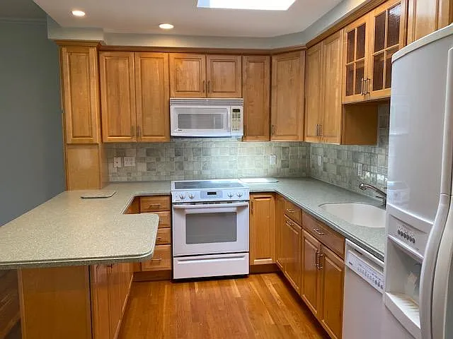 30 Dean Rd #D3 — Photo 8