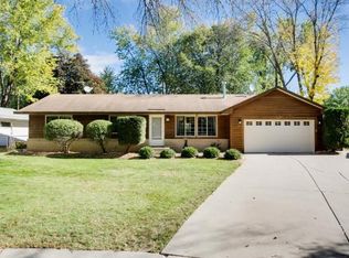 160 Strese Cir, Apple Valley, MN 55124