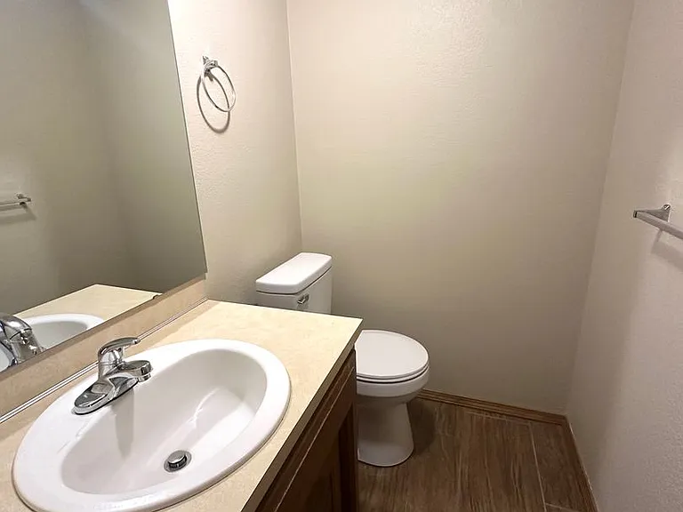 2210 E Macs Ct — Photo 4