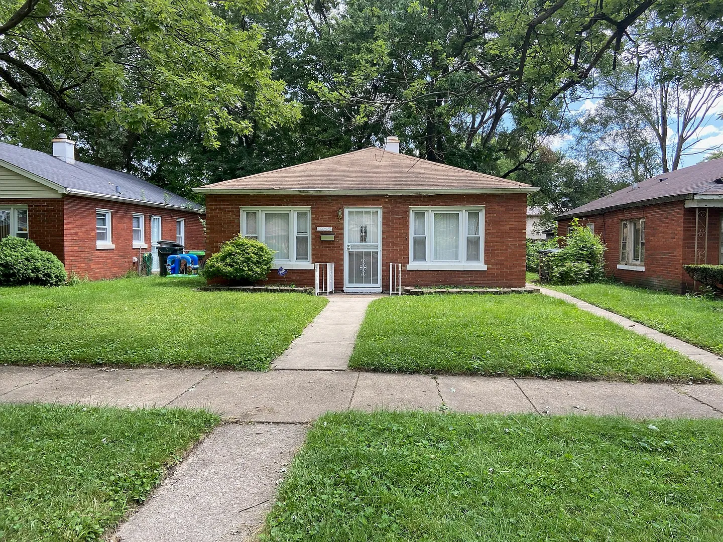 14823 Evans Ave photo 1