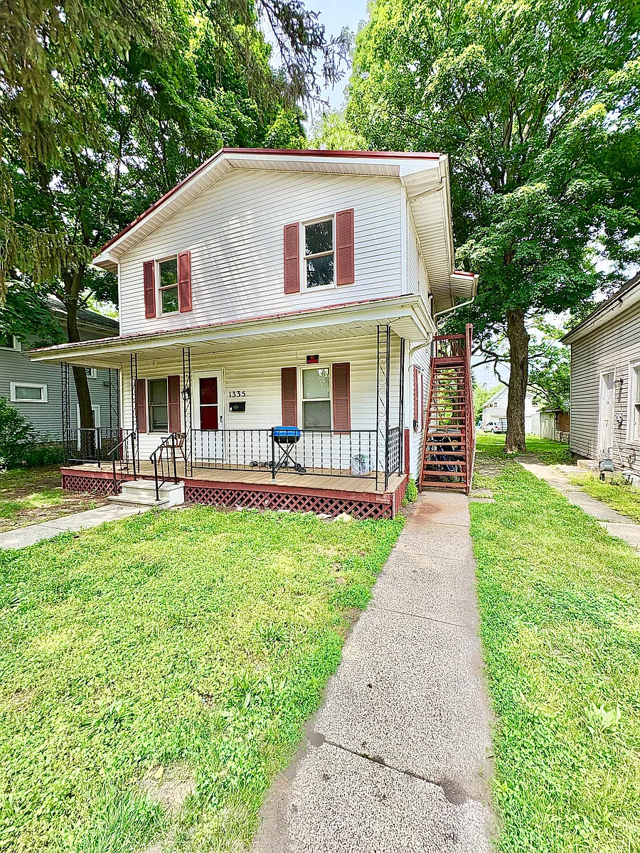 Building Photo - 1335 E Dubail St #1/2