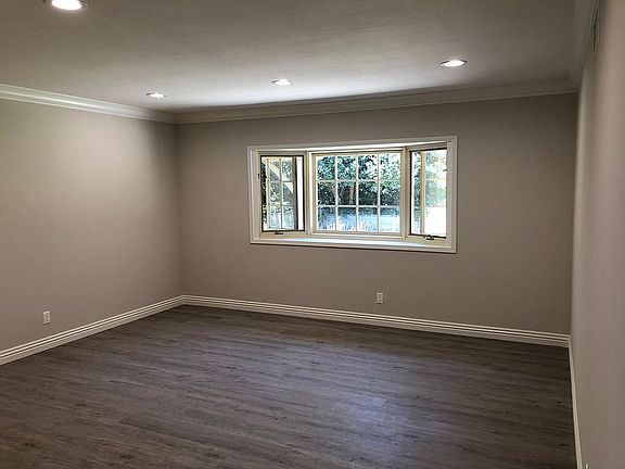 4th image of 559 Bishop Pl
