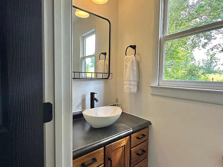 3621 Valley Rd — Photo 9