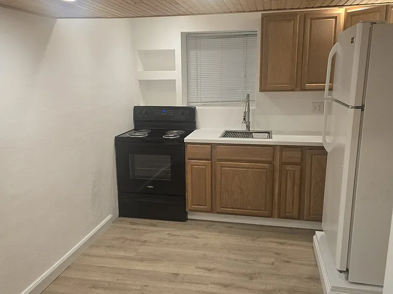 9 Putney Cir #B — Photo 3