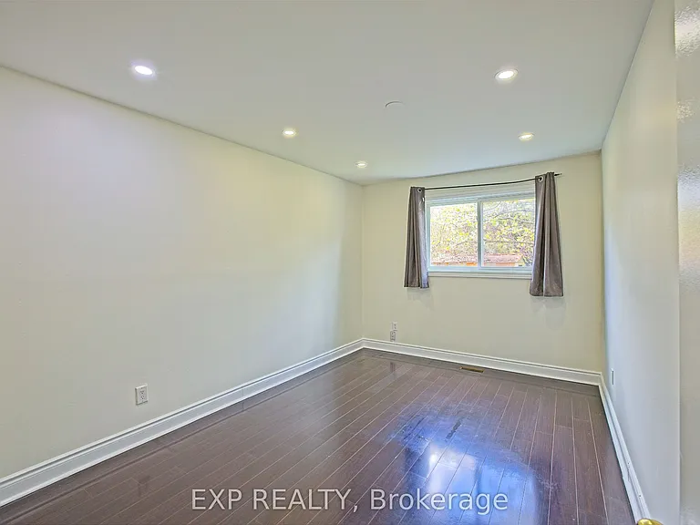 4 Fallway Rd #UPPER — Photo 22