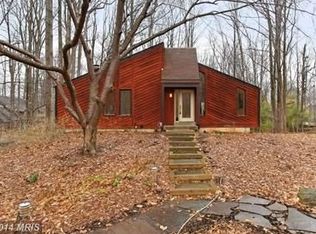 5100 Willowmeade Dr, Fairfax, VA 22030