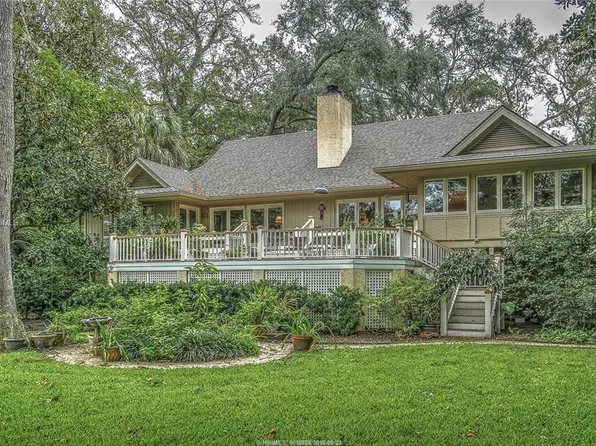 14 Woodbine Pl, Hilton Head Island, SC 29928