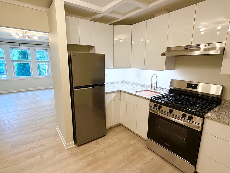 94 Old Colony Ave #2 — Photo 8