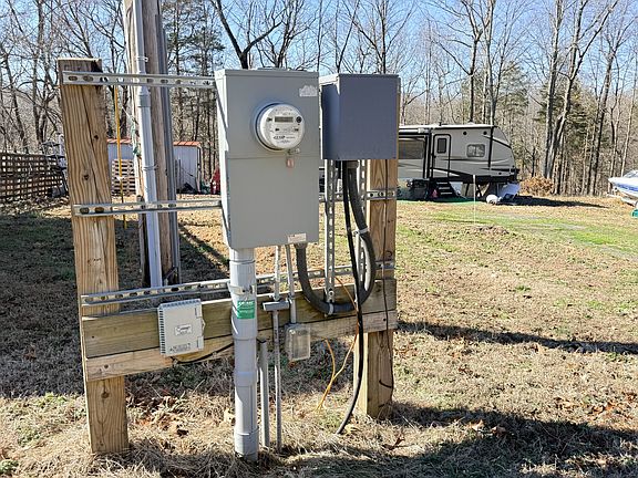 5th image of 1324 Edmenson Rd