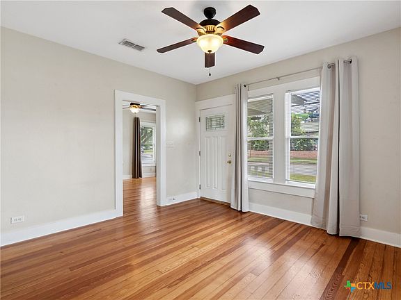 5th image of 639 S Union Ave
