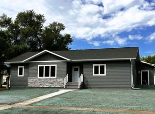 902 Forest St, Lisbon, ND 58054