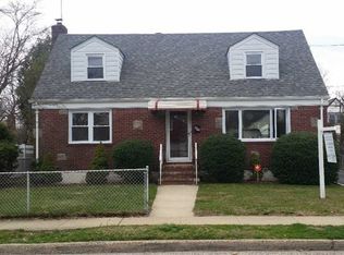 1023 N 1st St, New Hyde Park, NY 11040