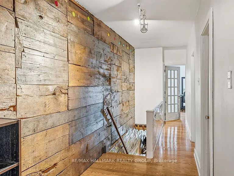 439 Kent St — Photo 21