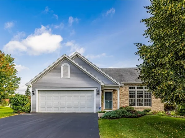 1438 Woodsview Way, Macedon, NY 14502