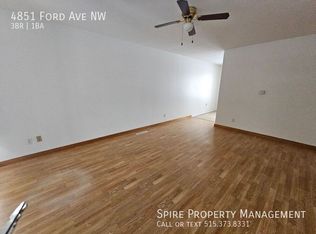 4851 Ford Ave NW, Cedar Rapids, IA 52405