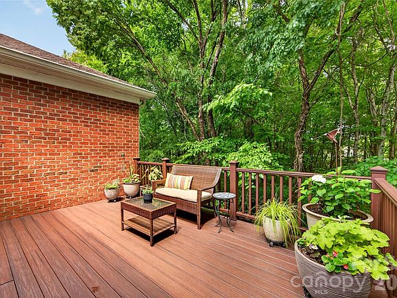 3rd image of 8847 Grand Oak Dr