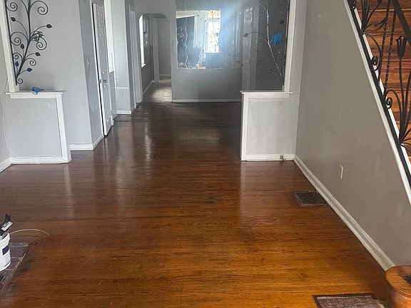 4th image of 5552 Master St