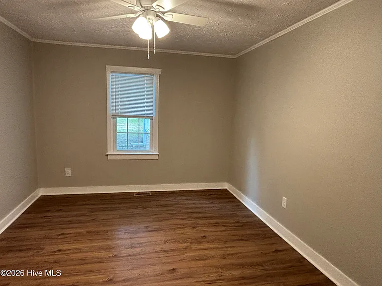 2455 Quewhiffle Rd — Photo 5