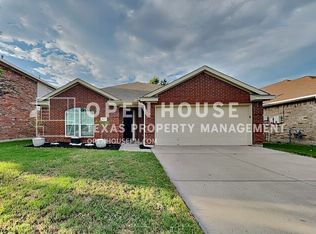 3928 Rochester Dr, Fort Worth, TX 76244