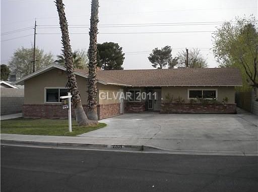 3rd image of 2209 Sunland Ave