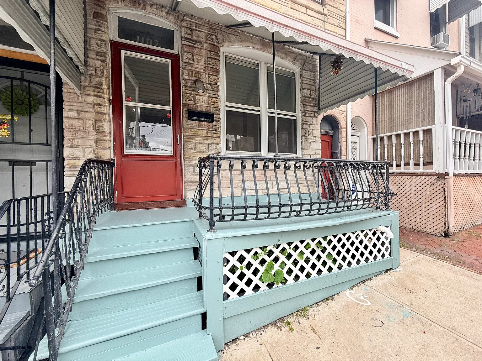 3 bed, 2.5 bath, 1550 sqft, $1,700 — Photo 3