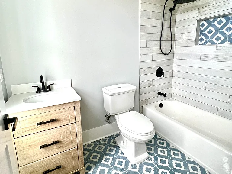 120 E Duffy St #C — Photo 16