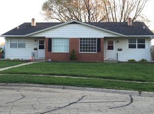 816 Roosevelt Ct, Dekalb, IL 60115