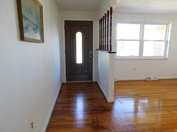 2nd image of 3759 Lisa Ln