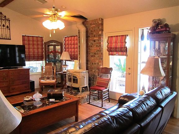 5th image of 128 Trinidad St