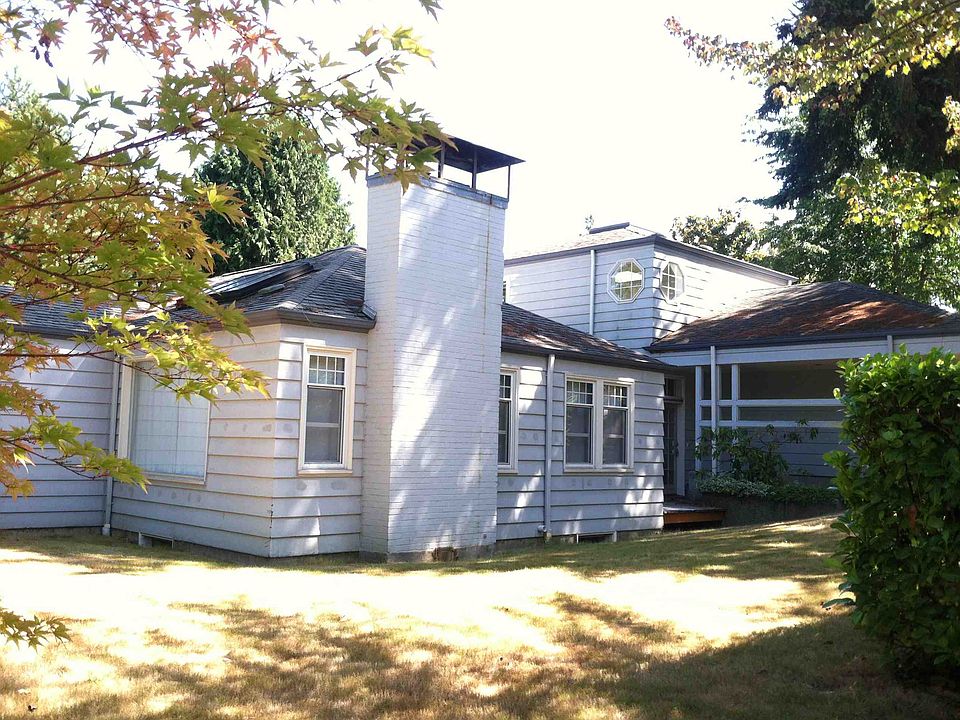 2nd image of 2701 NE 89th St