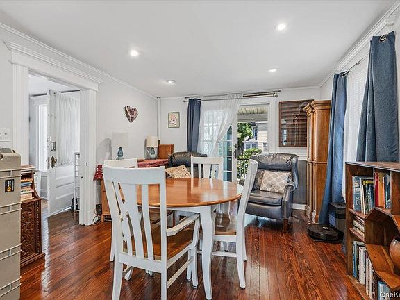 4th image of 806 Miller Place