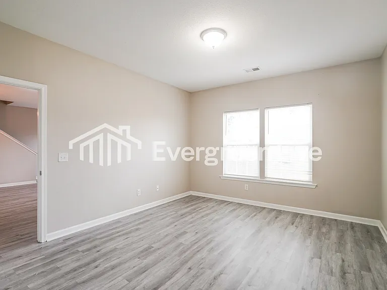 448 Riglaw Cir — Photo 6