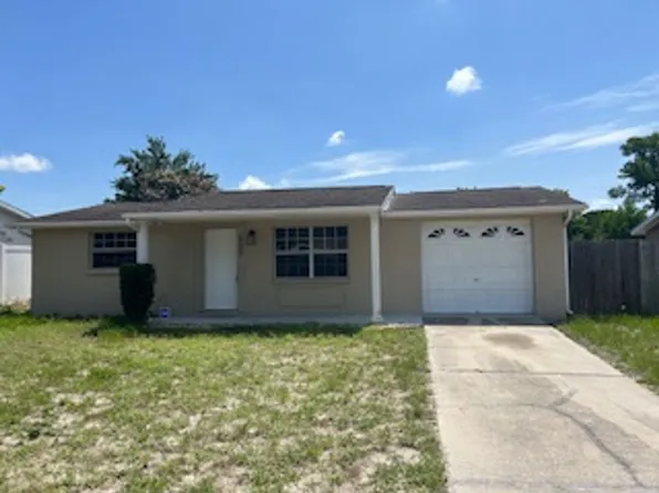 9820 Rainbow Ln, Port Richey, FL 34668