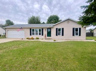 1004 Claire Ln, Middlebury, IN 46540