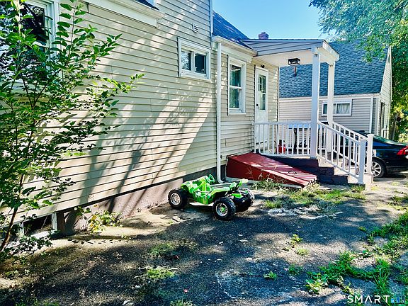 3rd image of 85 Pershing Street