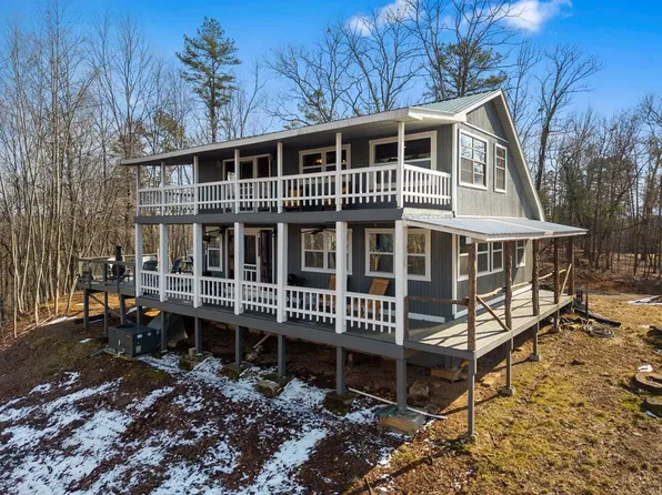 56 Robins Rdg, Blue Ridge, GA 30513