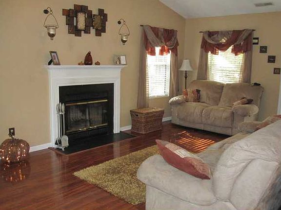 5th image of 8269 Kitchener Dr