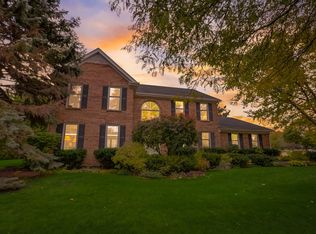 681 Kylemore Dr, Des Plaines, IL
